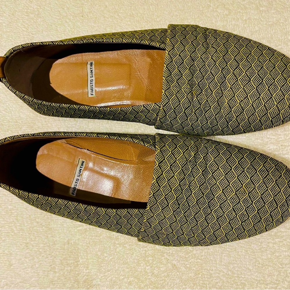 Sz 7 Fausto Santini flat shoes made in Italy.  May be a C did not use outside.
